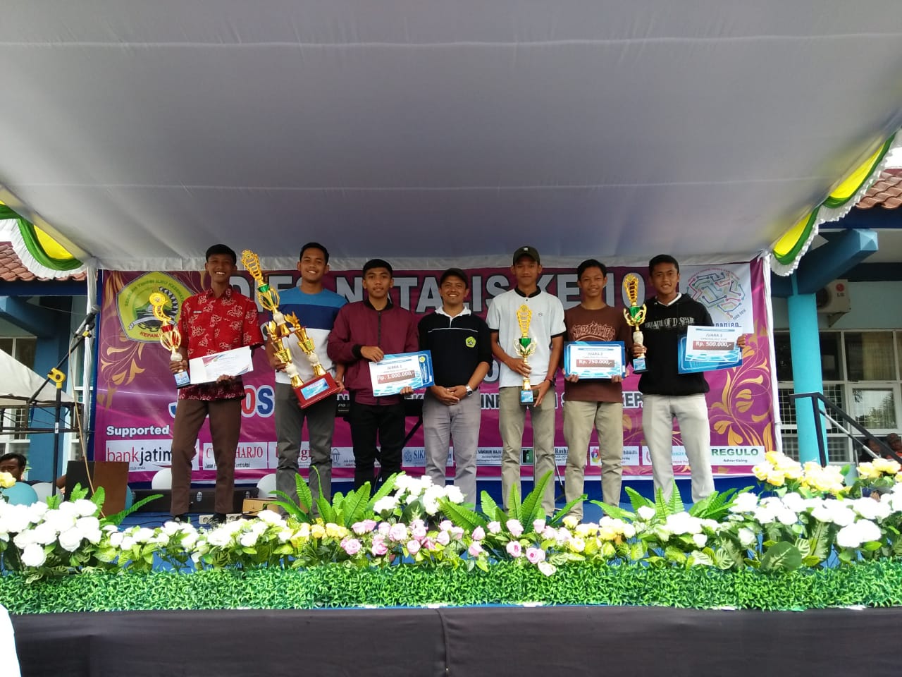 SMA Nasional Malang Juara Voli