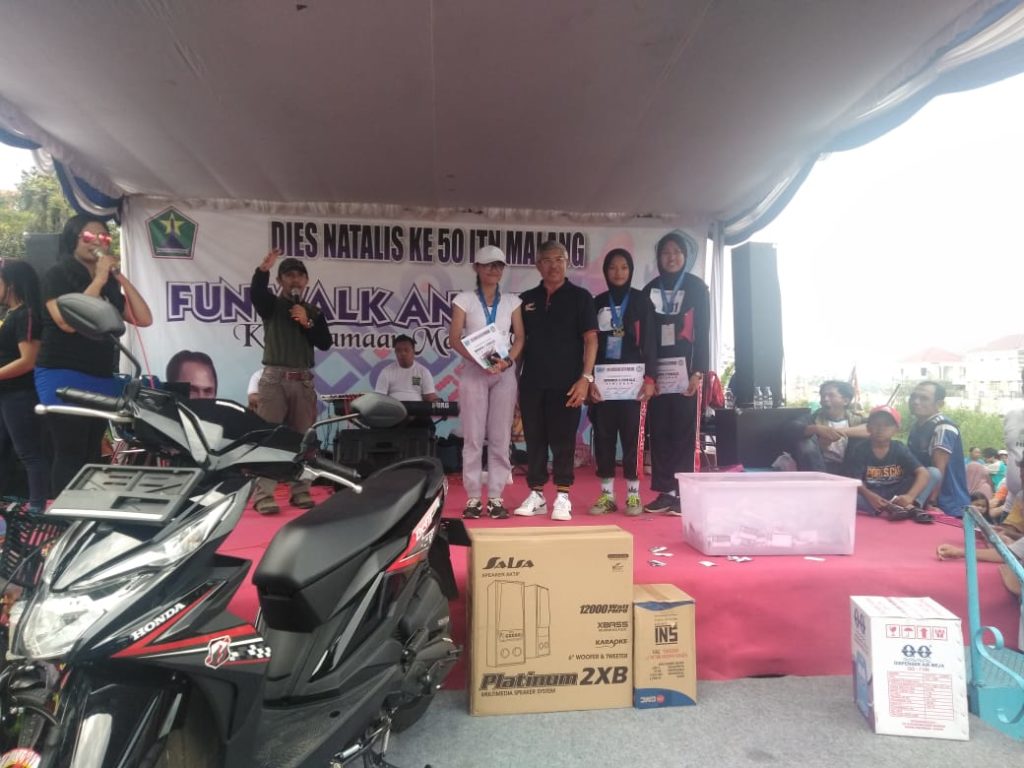 SMANAS Raih Juara Female Standart Fun Run ITN 1