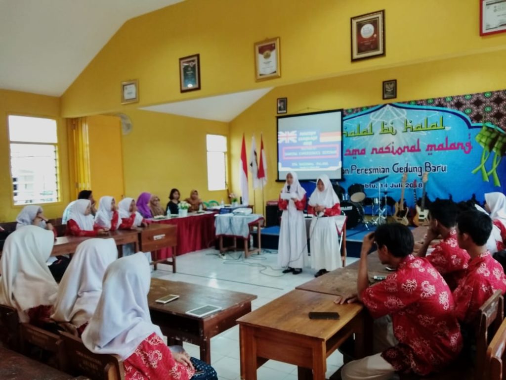 Seminar “Berbagi Pengalaman”: Kolaborasi DWC dan ECC SMANAS 3