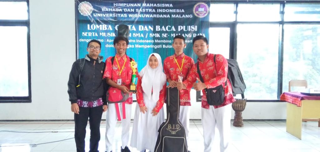 Puisi "1" Bawa SMANAS Juara Lomba Musik Puisi 1