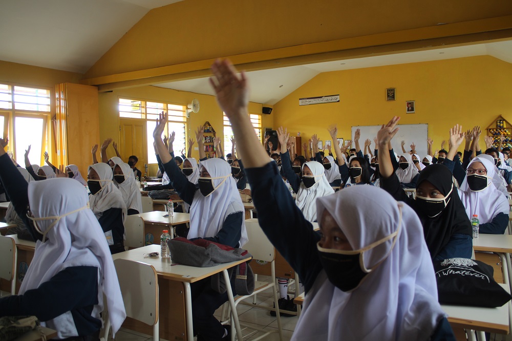 Peserta didik baru menyatakan ikrar kesuksesan