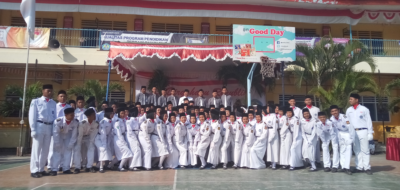 paskib usai upacara 17 Agustus